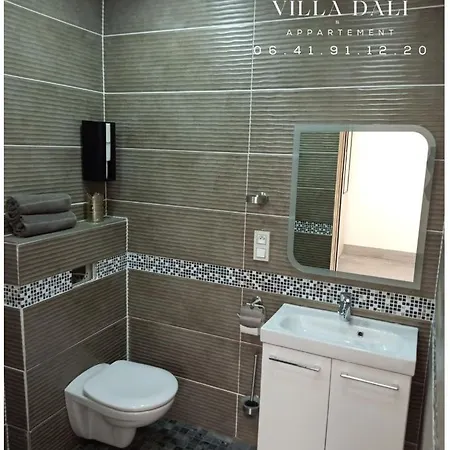 Villadali-fr Appart Clim, Wifi, Terrasse, Cuisine Parking Gratuit * Tolón